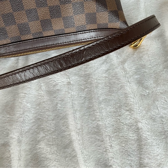 Louis Vuitton Damier Ebene Ilovo Bag - Picture 6 of 16